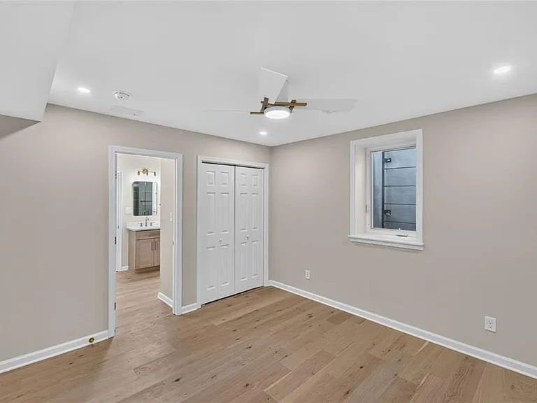 4996 N Peachtree Rd — Photo 17