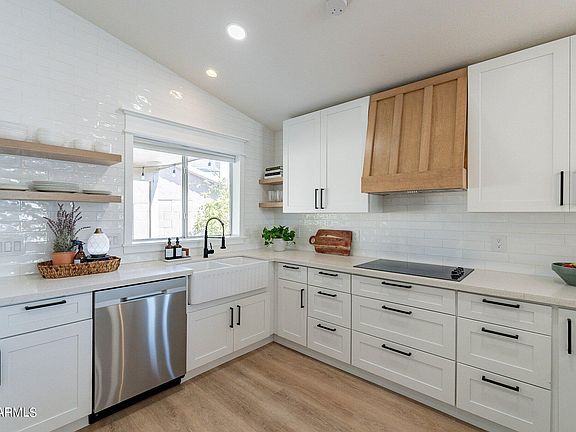 3rd image of 8861 N 114TH Avenue