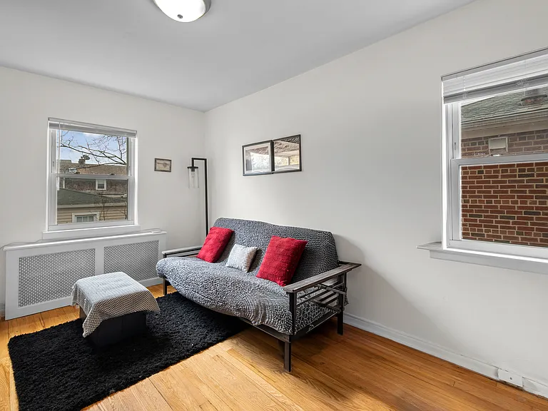180 Tier St — Photo 4