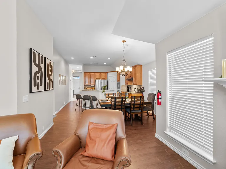 11350 Balcones Dr — Photo 11