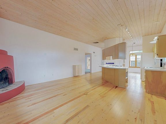4th image of 2856 Plaza Rojo