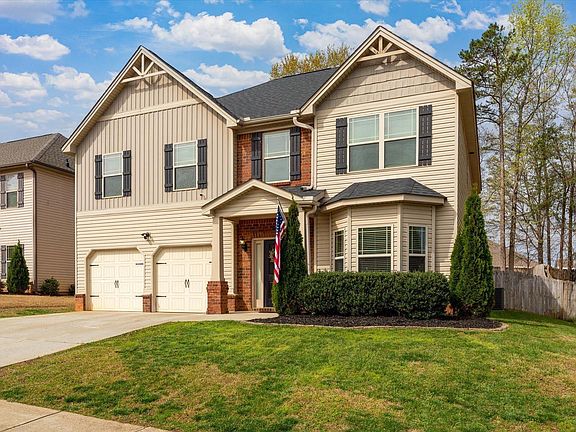 3rd image of 267 Oak Branch Dr