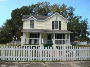 33 N Prospect St, Crescent City, FL 32112