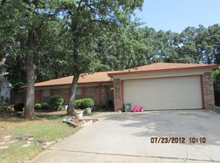 205 Royal Field Dr, Arlington, TX 76011