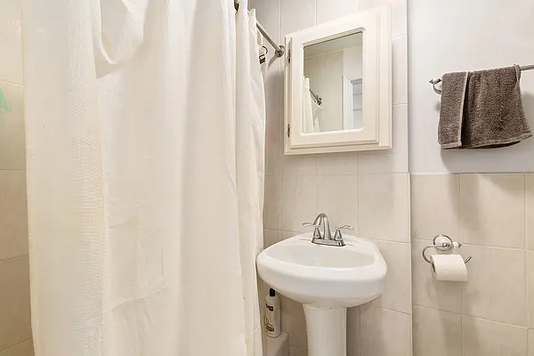 Rented by Dalan Rentals | media 19