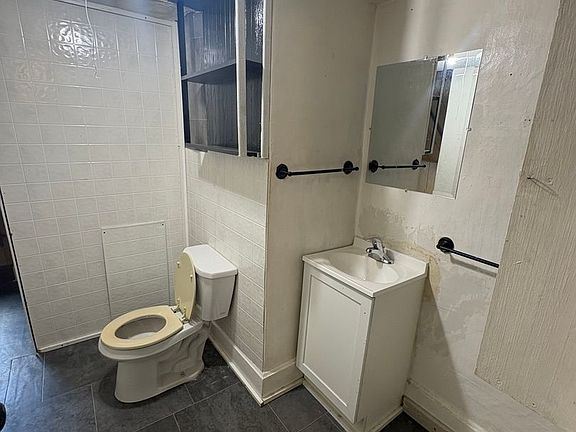 4th image of 510 Pine St #2