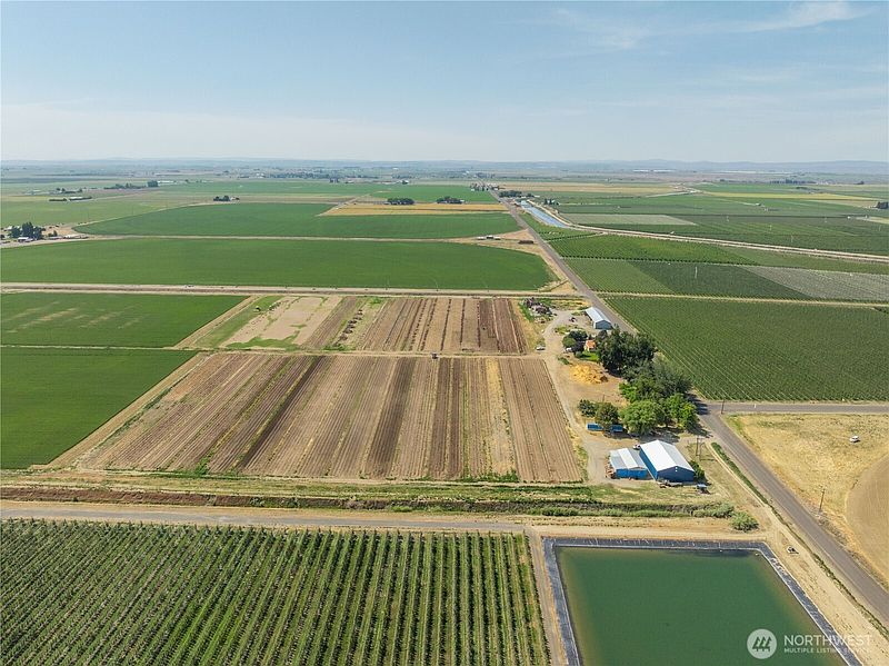 3rd image of 7891 Rd R NW