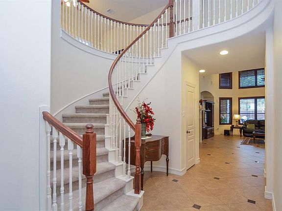 4th image of 8707 Hollow Banks Ln