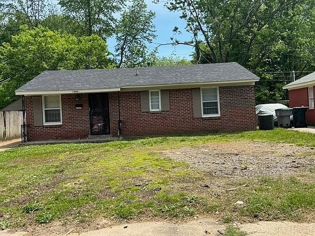 1st image of 1686 Baine Ave