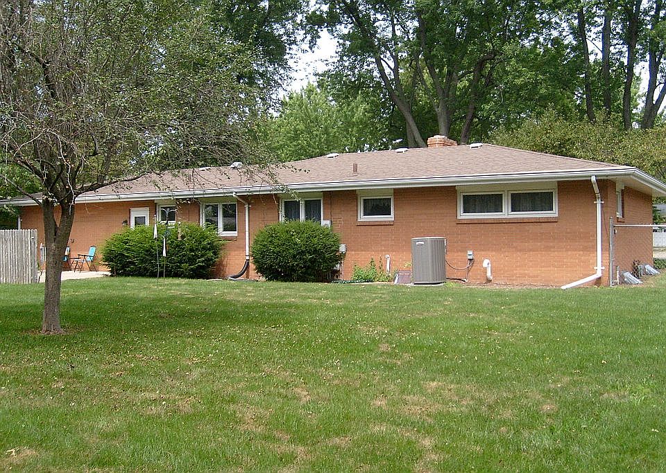 1st image of 736 Tucker Dr