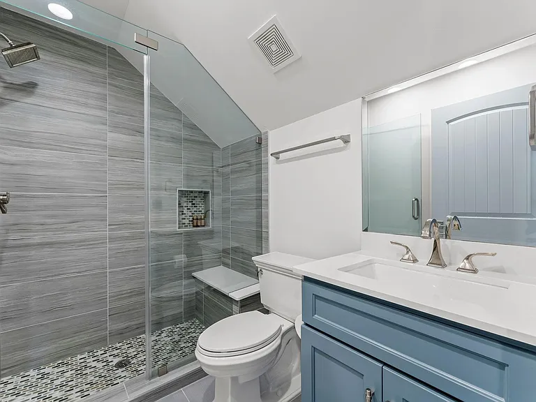 426 Marshall St — Photo 36