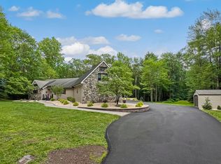 246 Fish Hill Rd, Tannersville, PA 18372