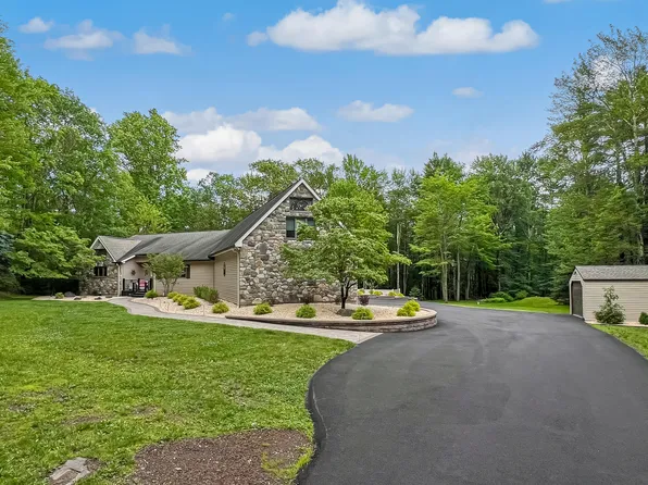 246 Fish Hill Rd, Tannersville, PA 18372