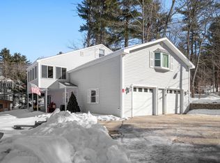16 Peggys Cove Rd, Alton Bay, NH 03810