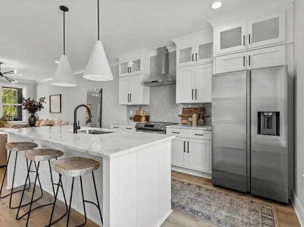 1652 Mari Cir, Chattanooga, TN 37404