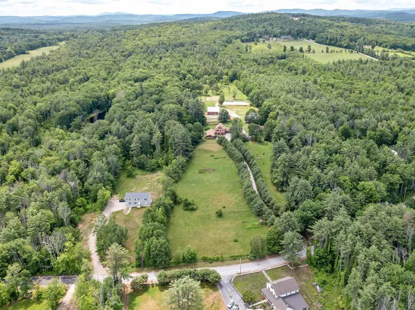334 College Hill Road, Hopkinton, NH 03229