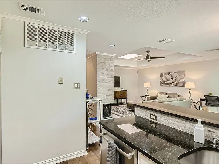 4129 Holland Ave — Photo 27