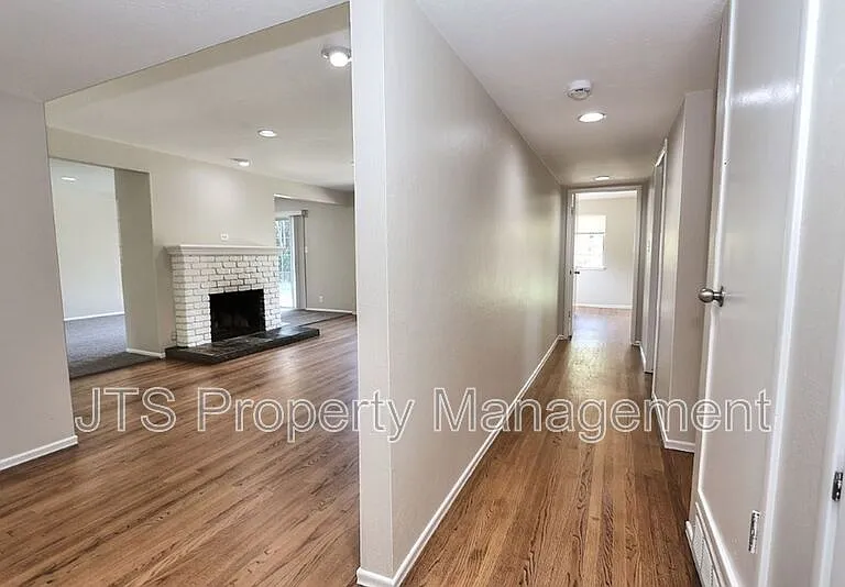 6565 S Land Park Dr — Photo 30