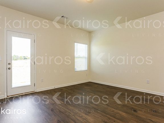 2nd image of 118 Dudley Way SW