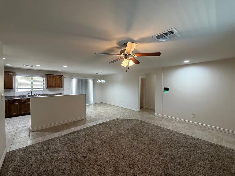 10191 E 34th Ln — Photo 3