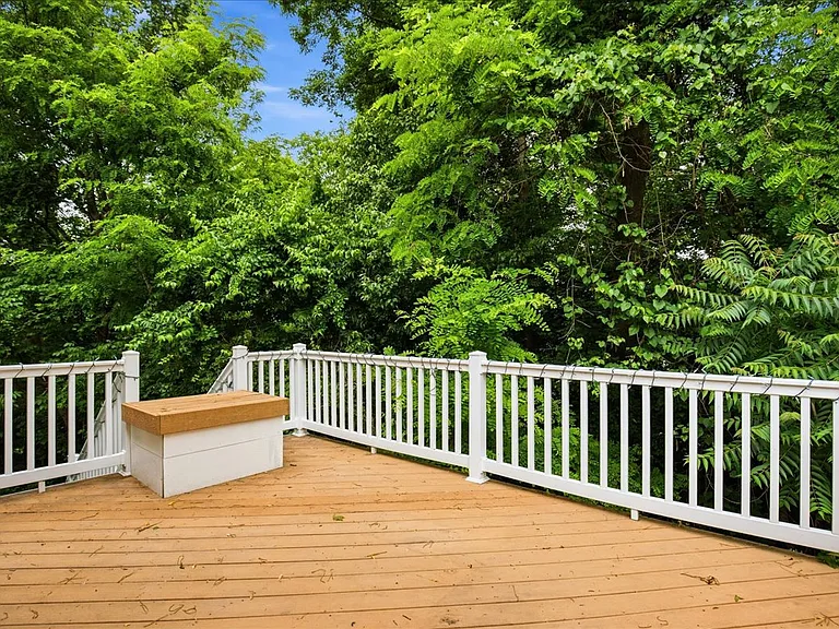 1904 Hilton Ct — Photo 17