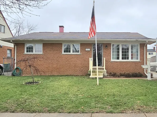 37713 Castle Dr, Romulus, MI 48174
