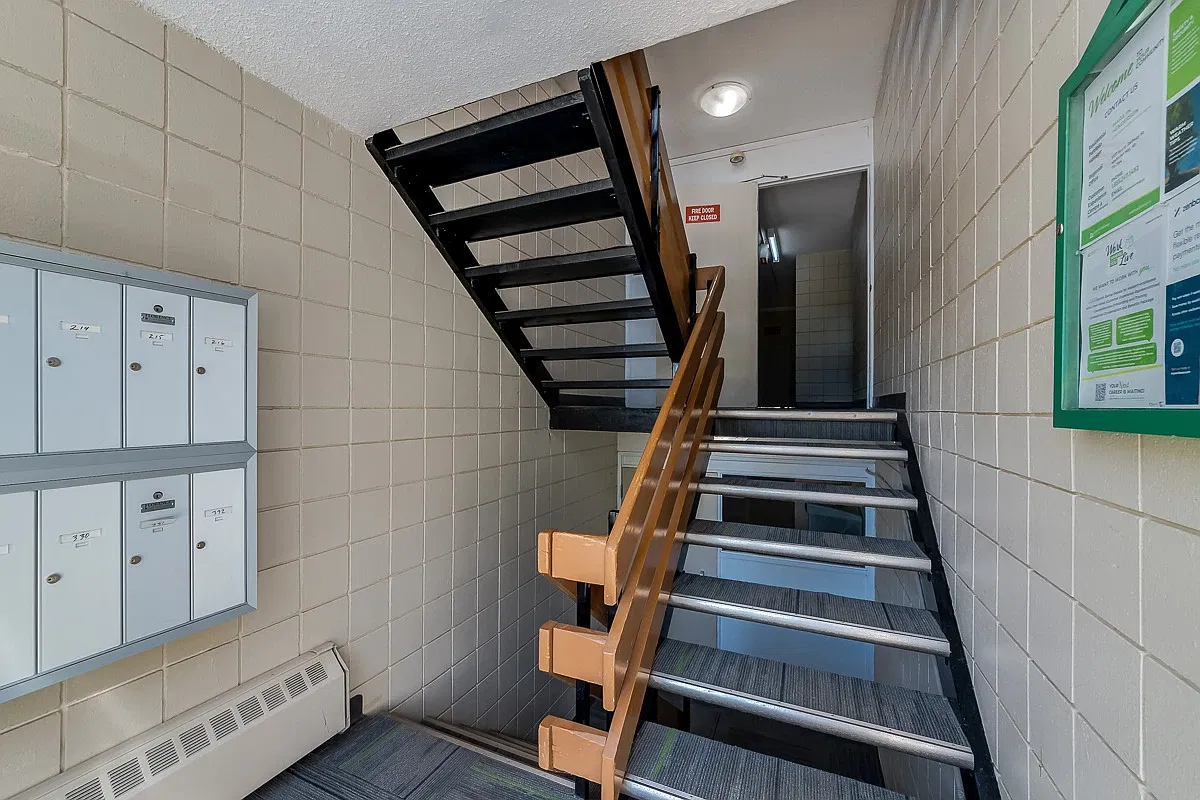 Edwin Manor — Photo 1