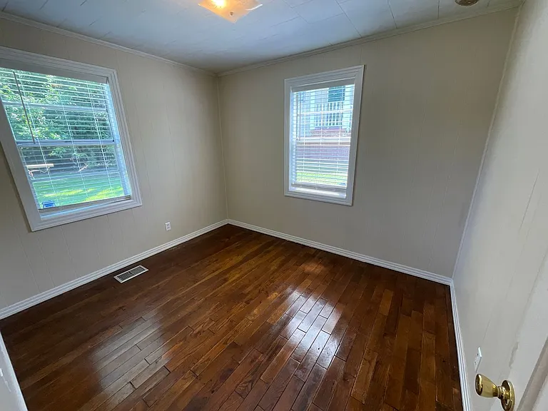 4395 Deering St — Photo 10