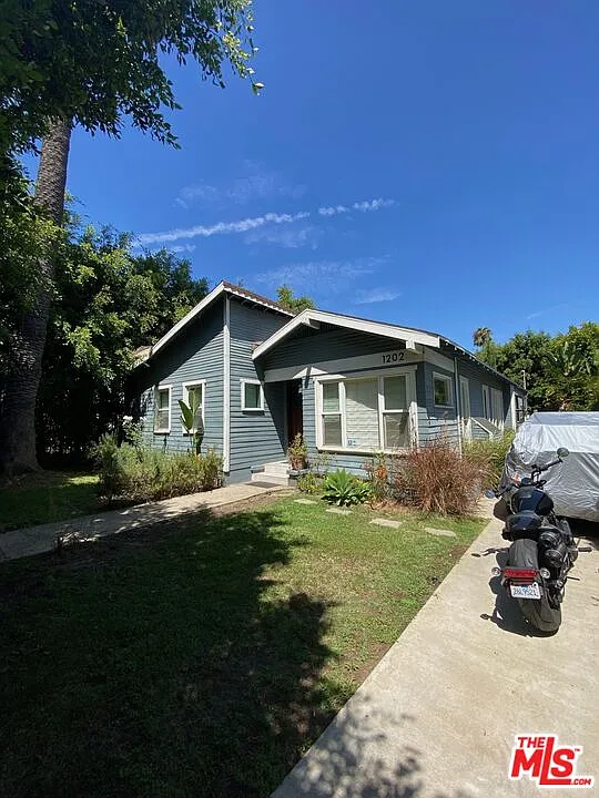 3 bed, 2.0 bath, 1325 sqft, $6,500 — Photo 1