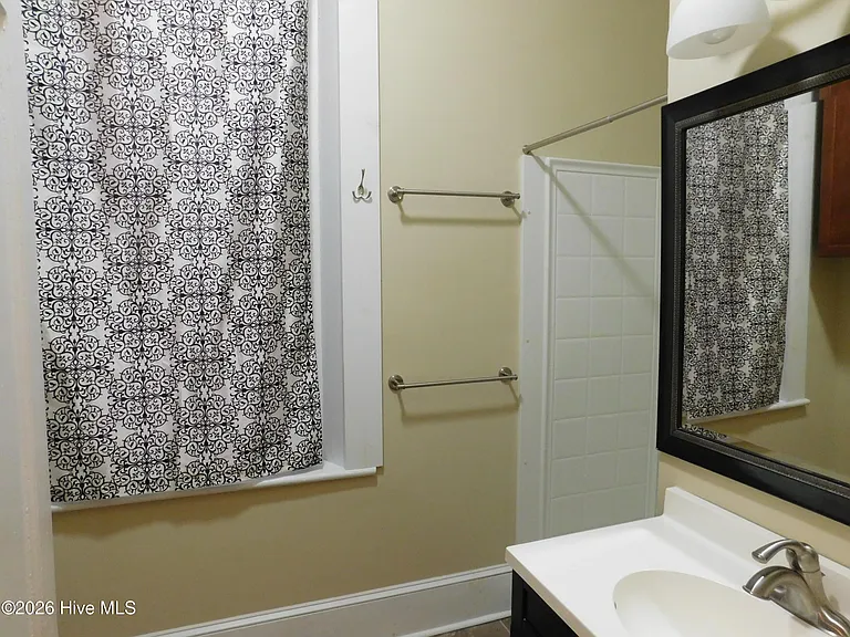 216 Middle St #B — Photo 21