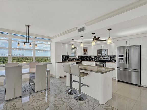 5th image of 2780 NE 183rd St APT 1602