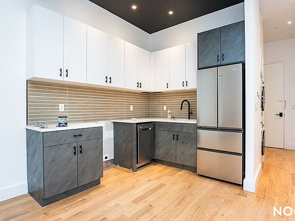 3rd image of 173 Jefferson St #1C