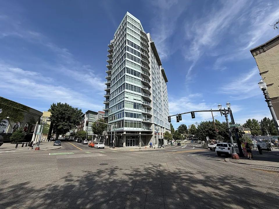 1926 W Burnside St #704