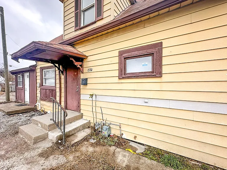 1530 - 1532 N Sherman Dr — Photo 1