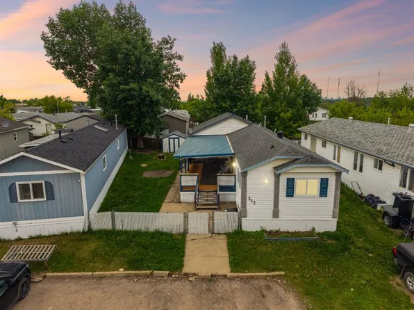 212 NE Greenwich Ln, Wood Buffalo, AB T9H 3Z3
