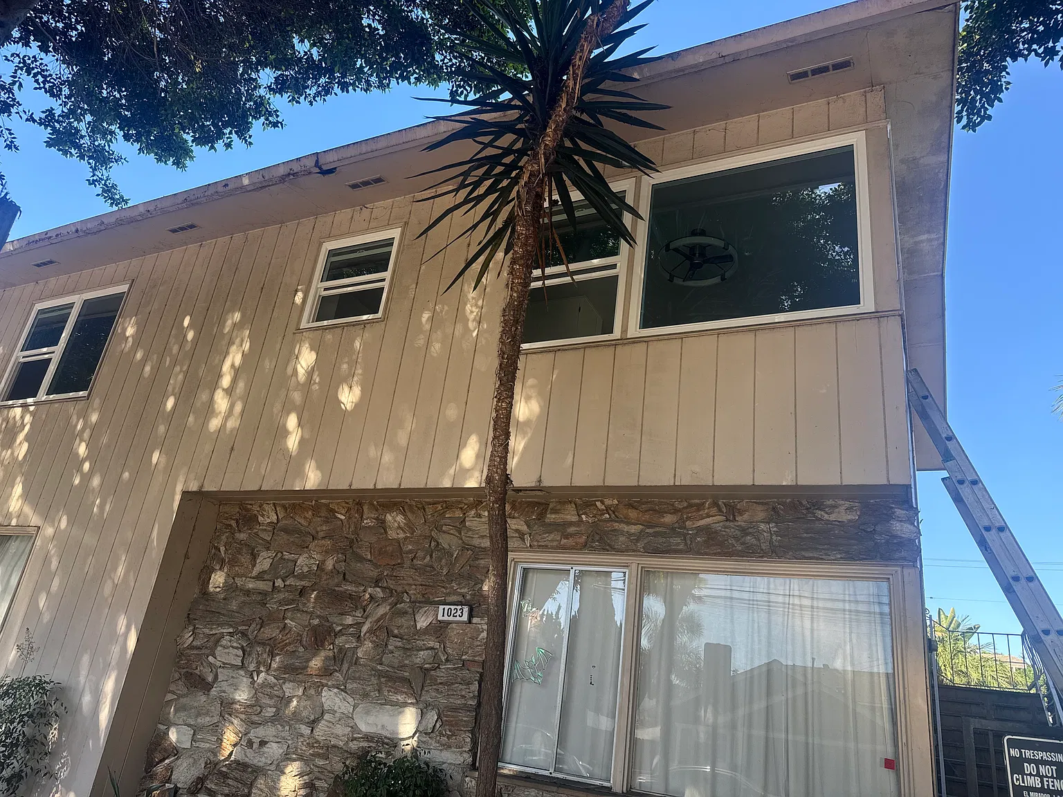 2 bed, 850 sqft, $2,200 — Photo 2
