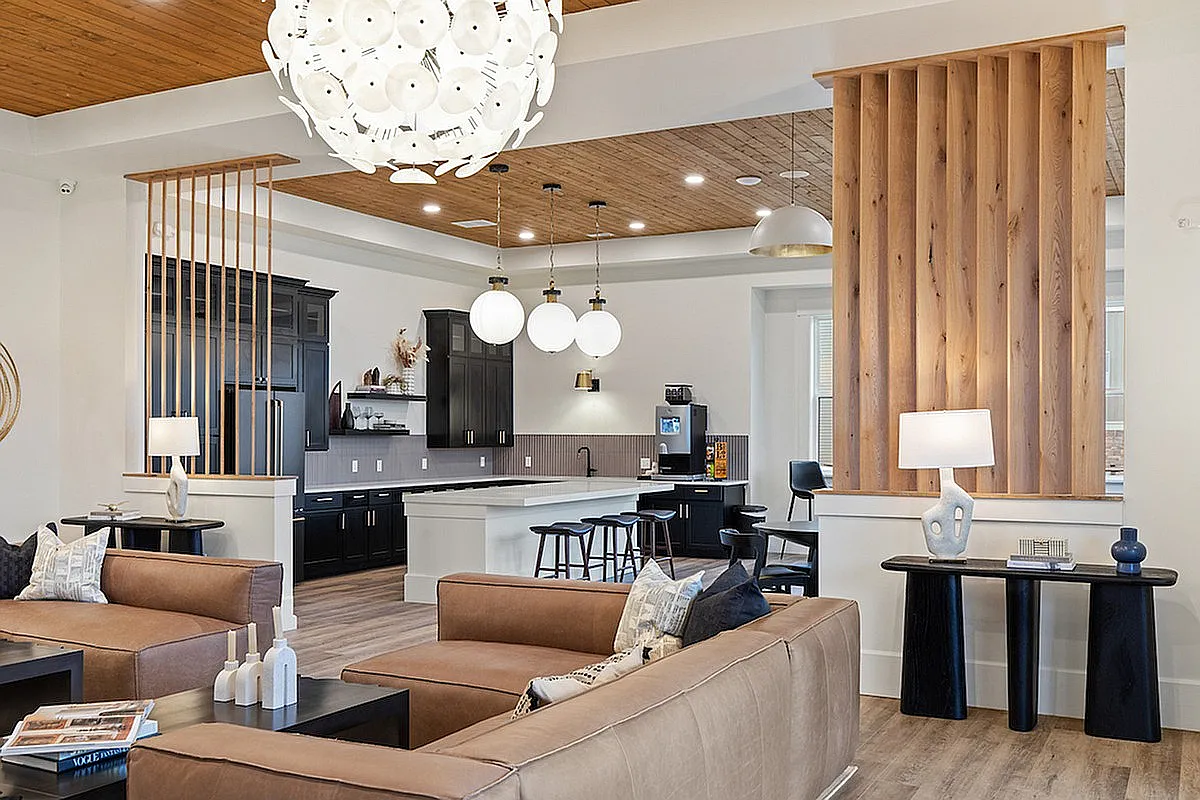 Hadley Place Apartments — Photo 1