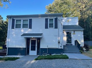 1009 Long Cove Rd, Gales Ferry, CT 06335