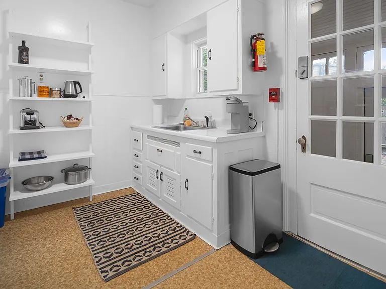 220 S Geneva St #3 — Photo 8