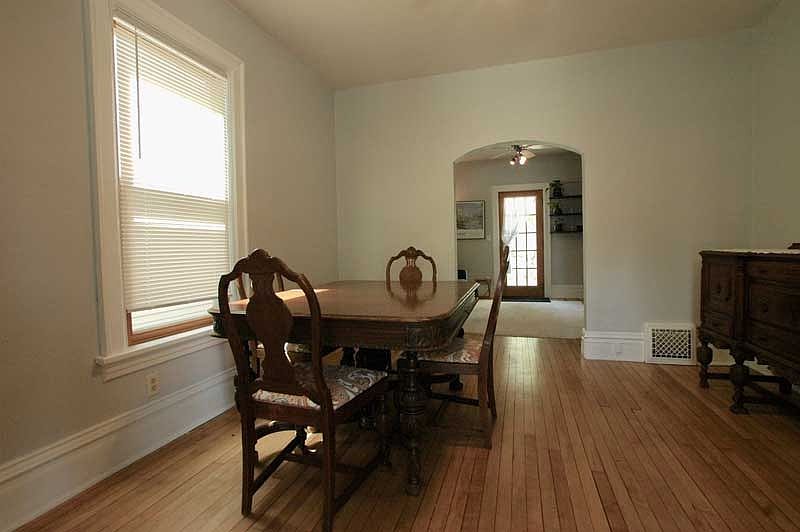 Entry/Dining room