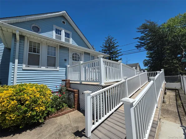 95 28th Street, Copiague, NY 11726