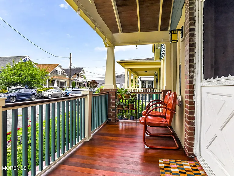 139 Webb Ave — Photo 8