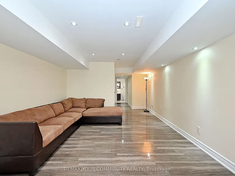 73 Laurendale Ave — Photo 26
