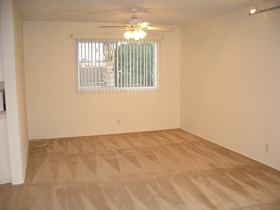 4th image of 139 6th St APT 4