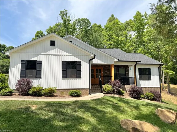 810 Hidden Ct, Asheboro, NC 27205