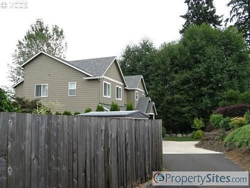 4th image of 10015 NE 82nd Ave