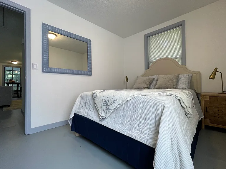 2107 Saint James Dr — Photo 18