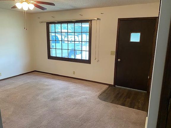 2nd image of 856 Hemlock Dr