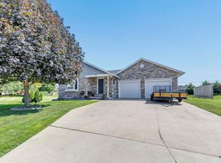 N7932 Ridgeview Ct, Sherwood, WI 54169