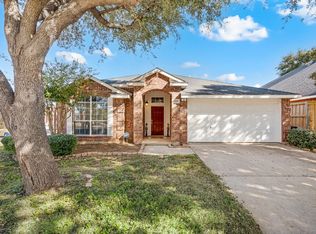 8382 Pipestone Dr, Fort Worth, TX 76137